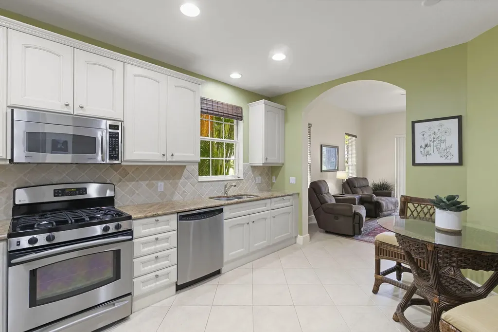 9066 Cascada Way Naples FL 34114