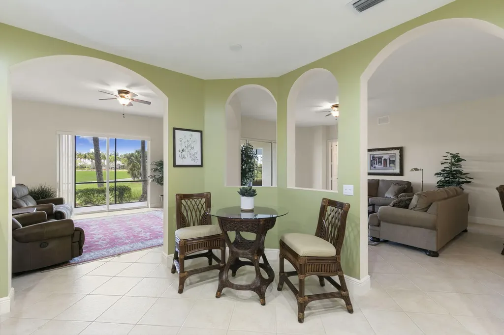 9066 Cascada Way Naples FL 34114