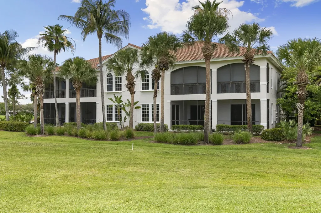 9066 Cascada Way Naples FL 34114