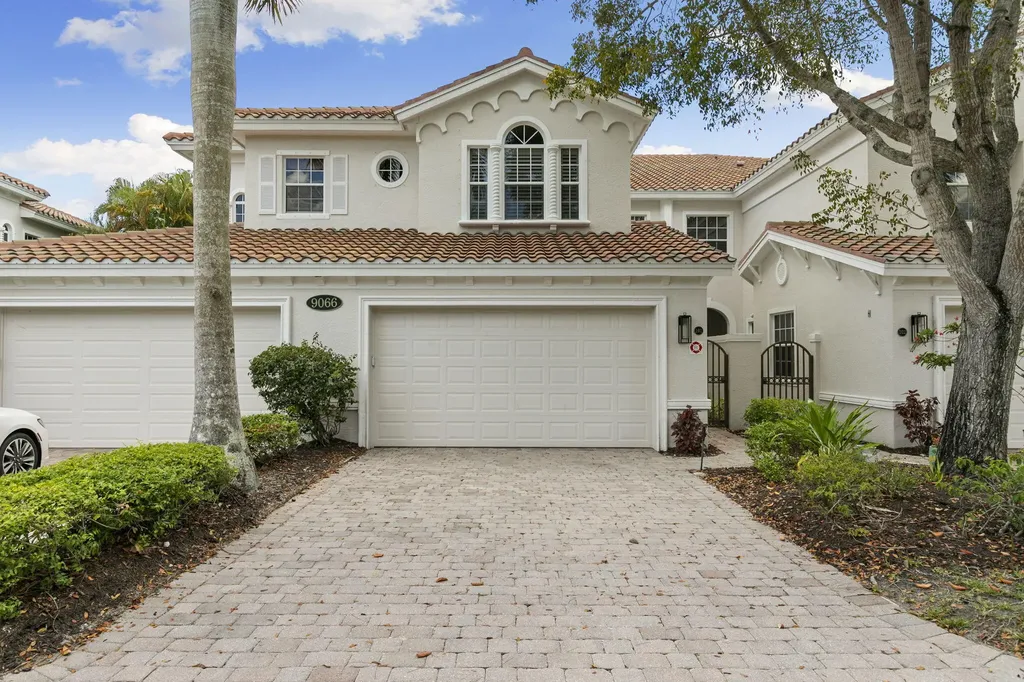 9066 Cascada Way Naples FL 34114