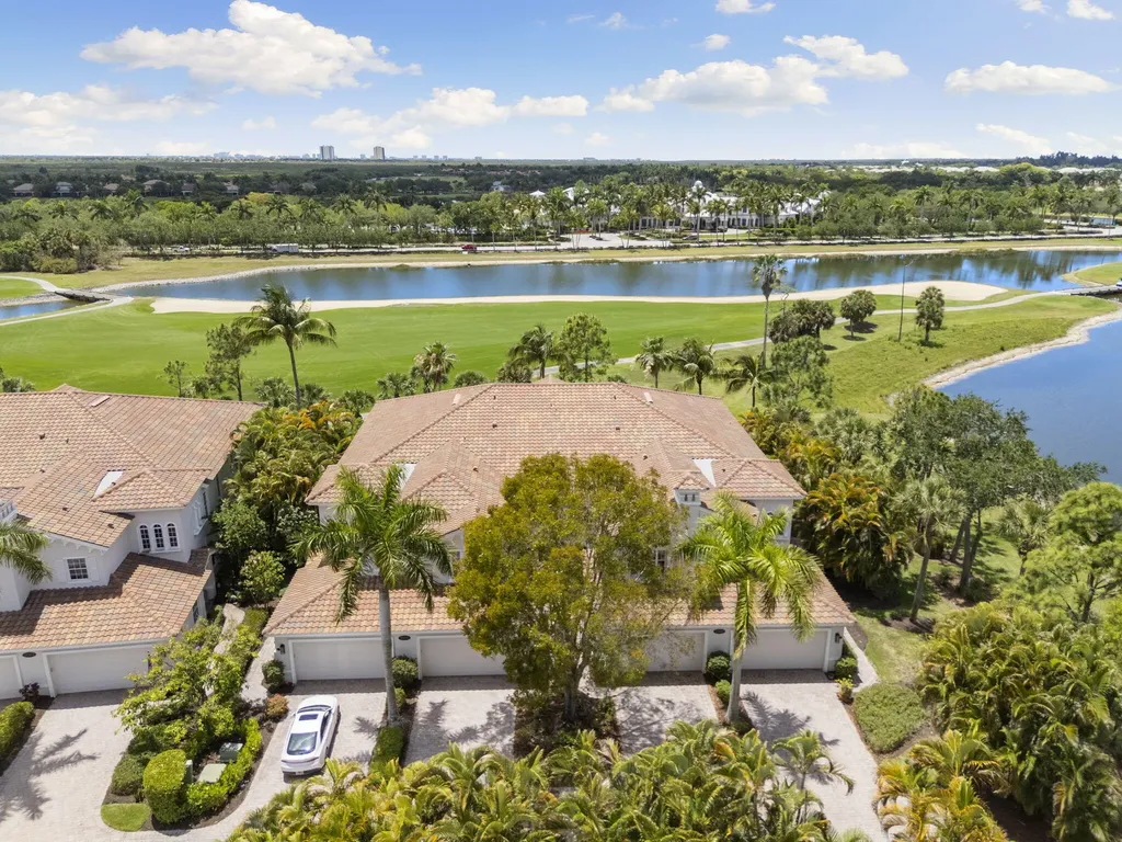 9066 Cascada Way Naples FL 34114
