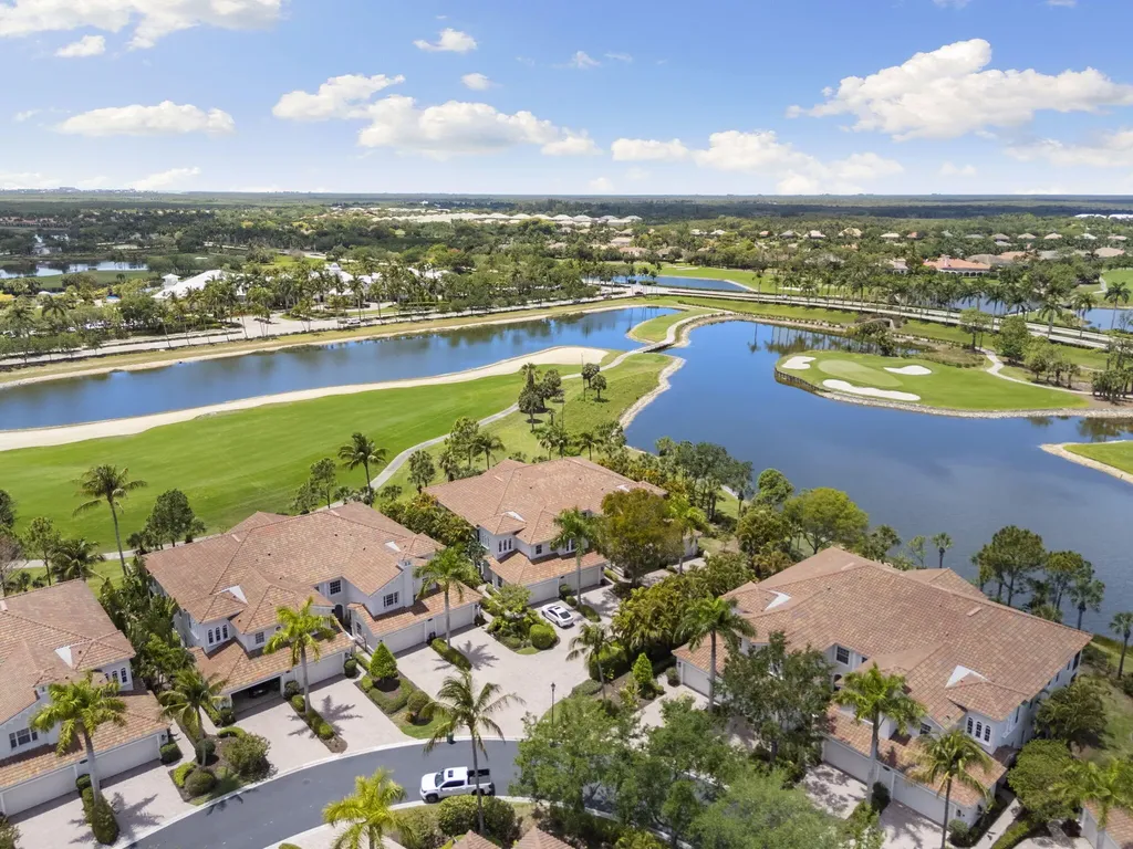 9066 Cascada Way Naples FL 34114