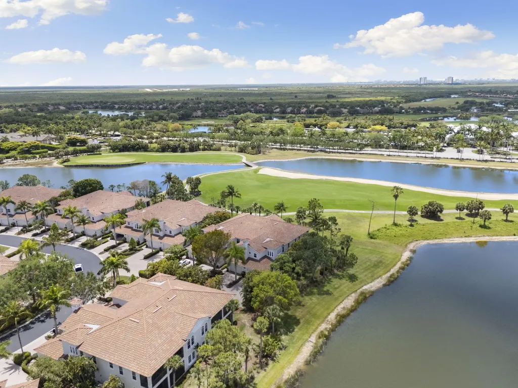 9066 Cascada Way Naples FL 34114