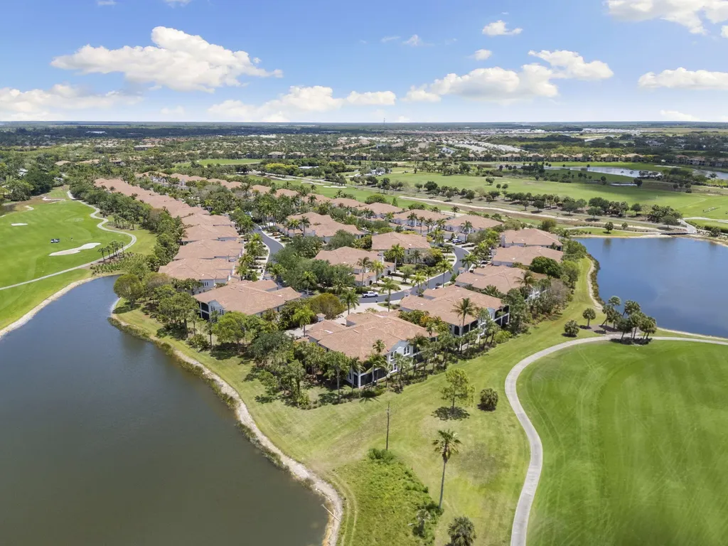 9066 Cascada Way Naples FL 34114
