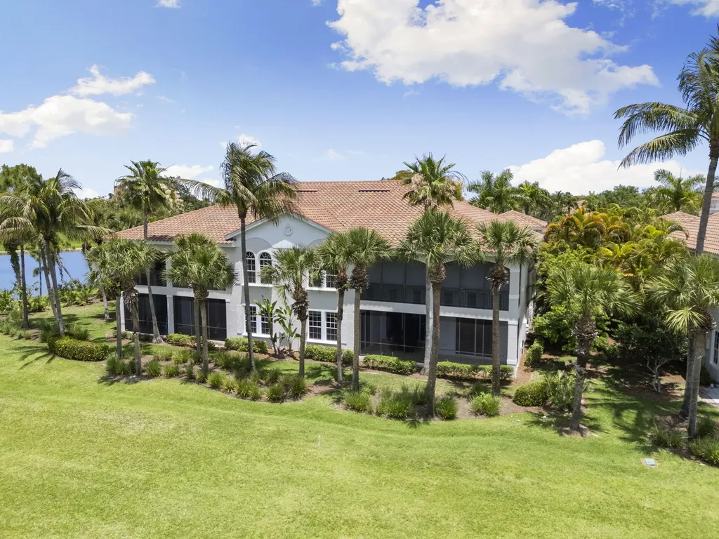 9066 Cascada Way Naples FL 34114