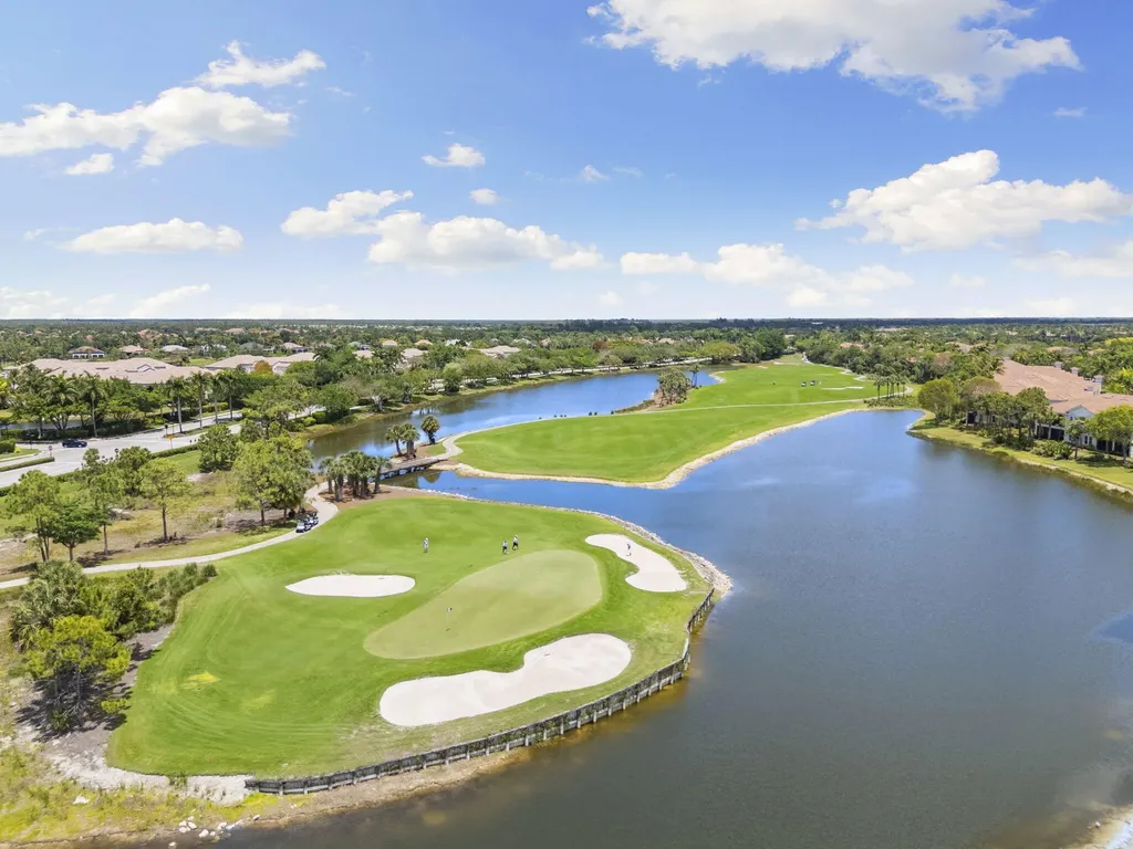 9066 Cascada Way Naples FL 34114