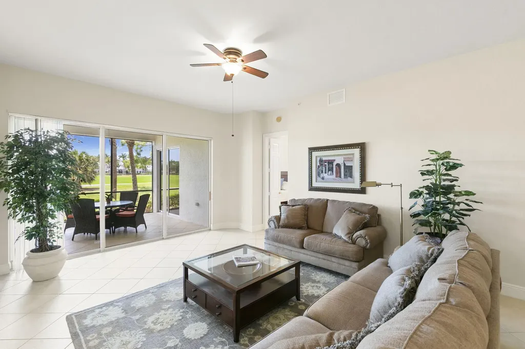 9066 Cascada Way Naples FL 34114