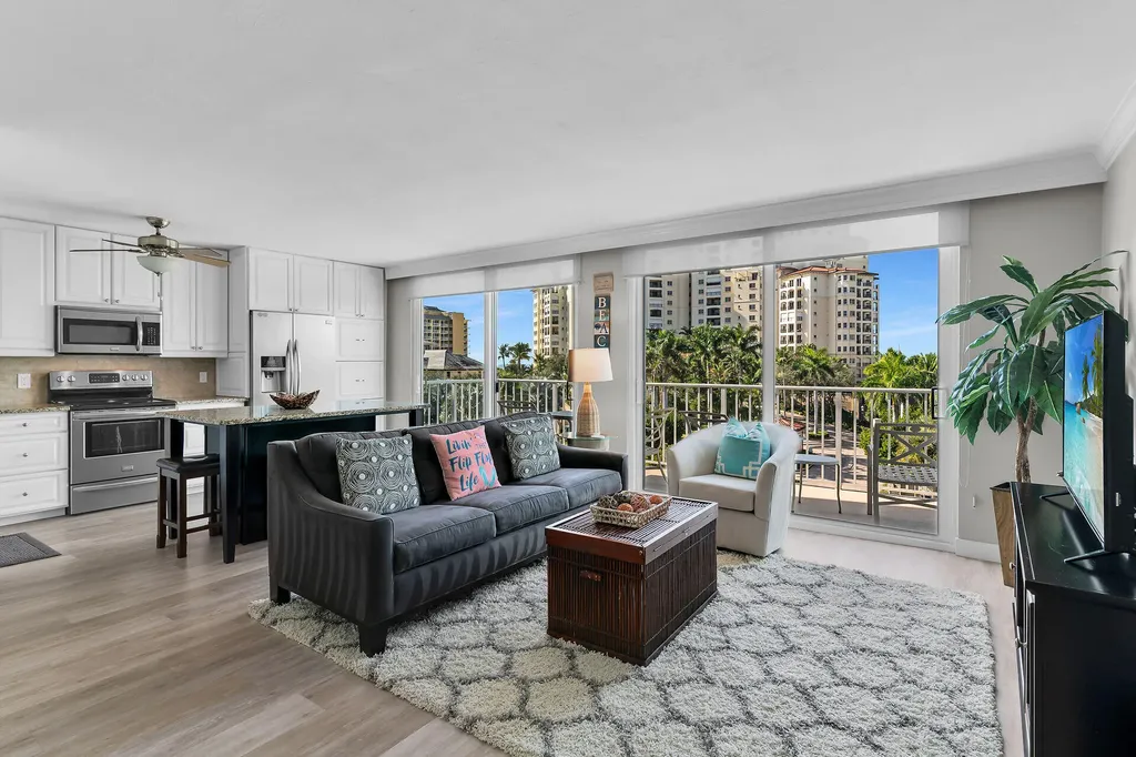 291 S Collier Marco Island FL 34145