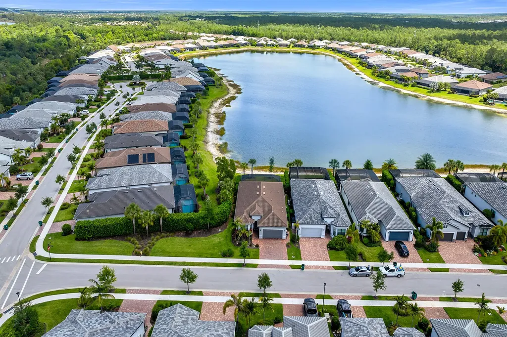 6787 Pennyroyal Drive Naples FL 34114