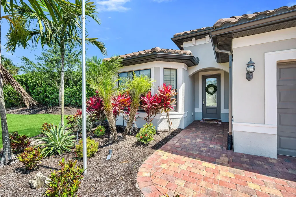 6787 Pennyroyal Drive Naples FL 34114