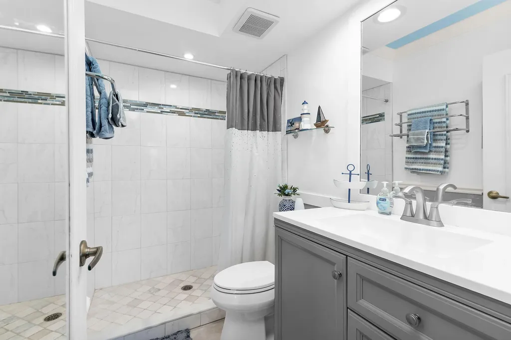 2980 Kings Lake Boulevard Naples FL 34112