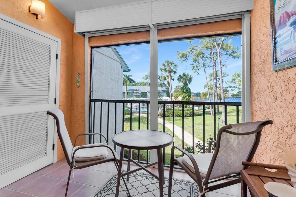 2980 Kings Lake Boulevard Naples FL 34112