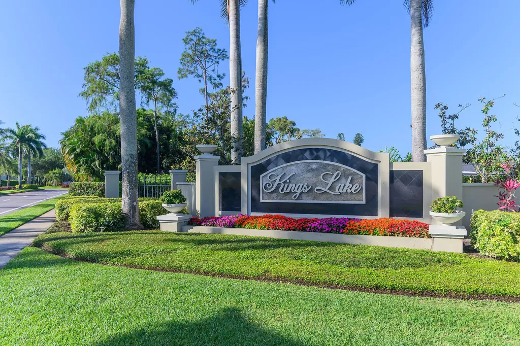 2980 Kings Lake Boulevard Naples FL 34112
