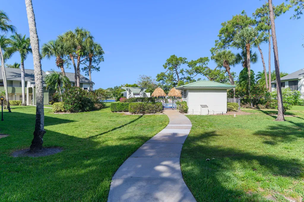 2980 Kings Lake Boulevard Naples FL 34112