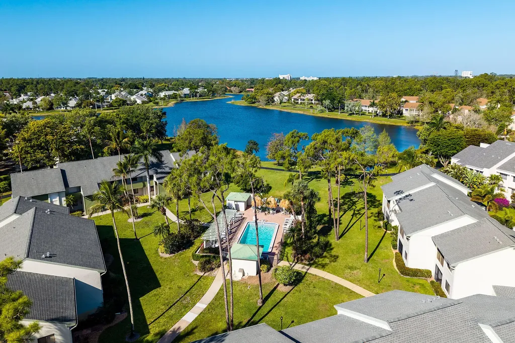 2980 Kings Lake Boulevard Naples FL 34112