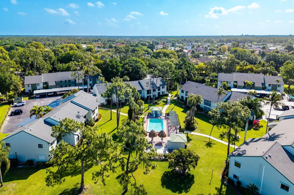 2980 Kings Lake Boulevard Naples FL 34112