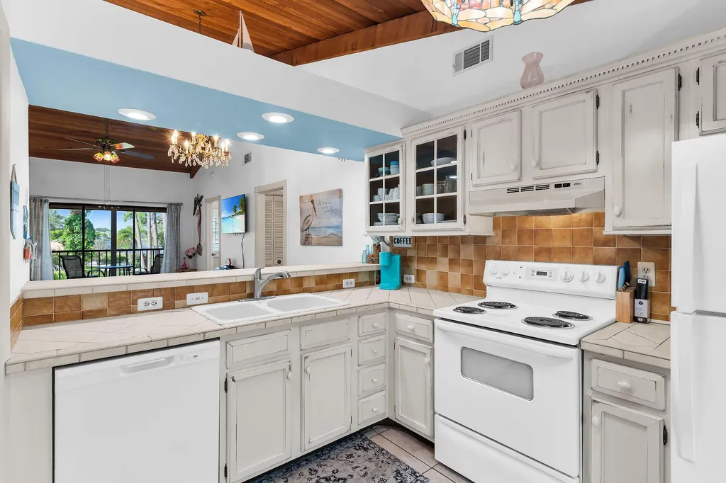 2980 Kings Lake Boulevard Naples FL 34112