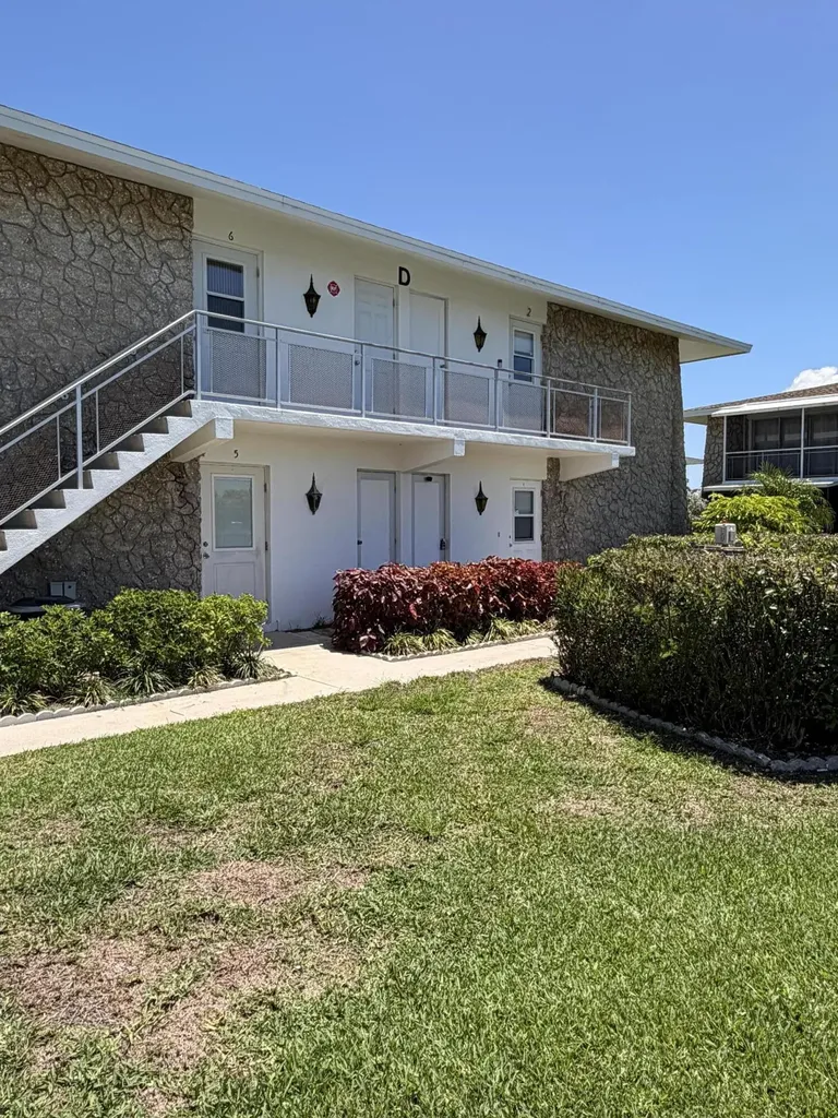 330 Kon Tiki Drive Naples FL 34113
