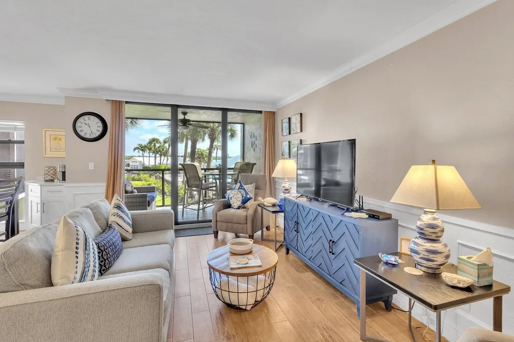 1085 Bald Eagle Drive Marco Island FL 34145