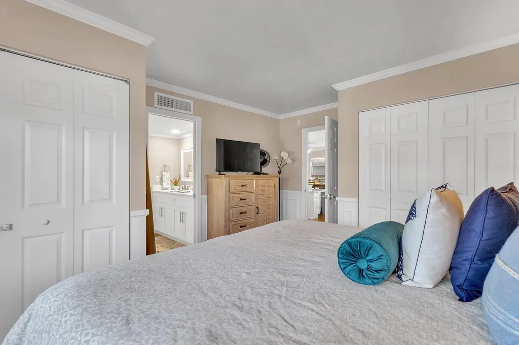 1085 Bald Eagle Drive Marco Island FL 34145