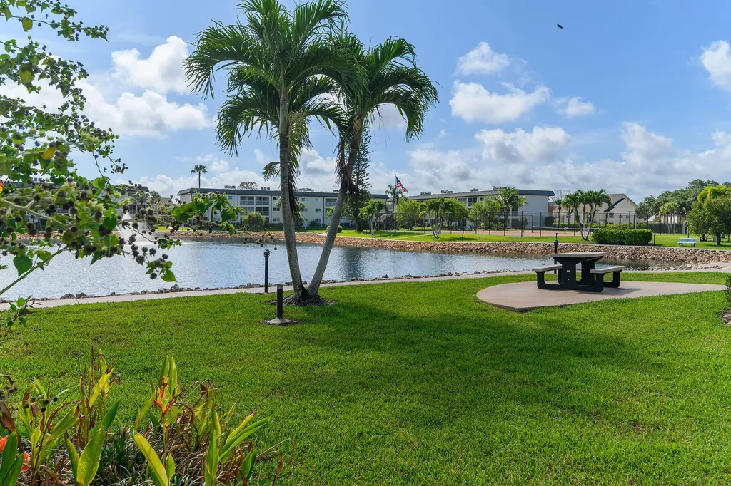1000 Manatee Road Naples FL 34114