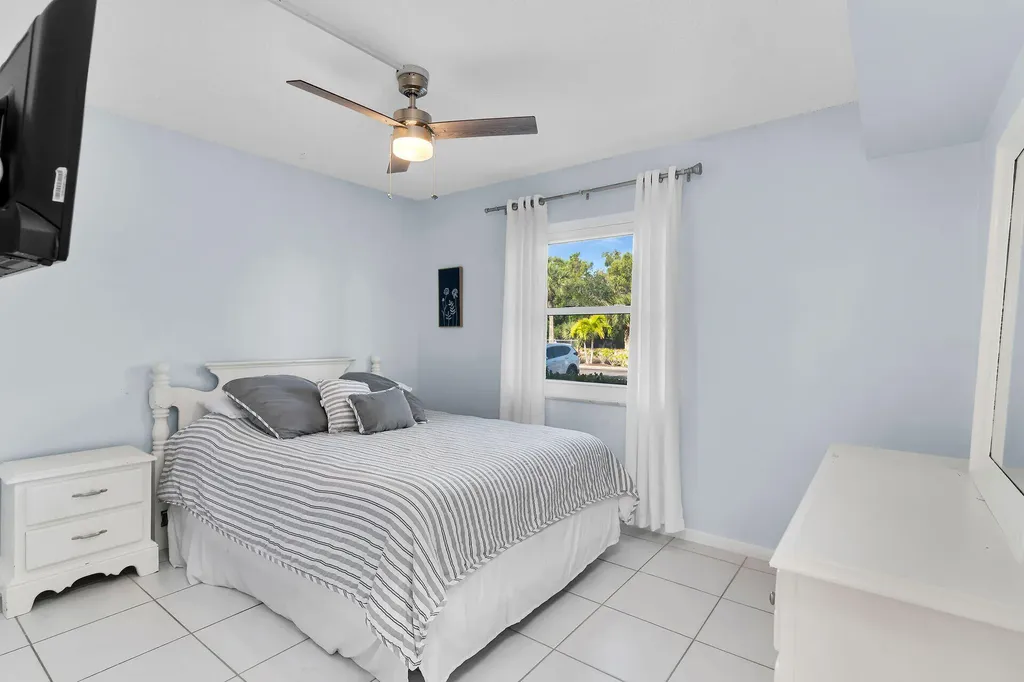 1000 Manatee Road Naples FL 34114