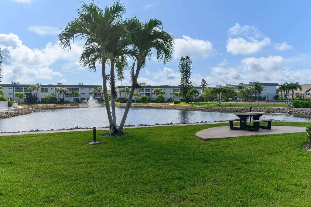 1000 Manatee Road Naples FL 34114