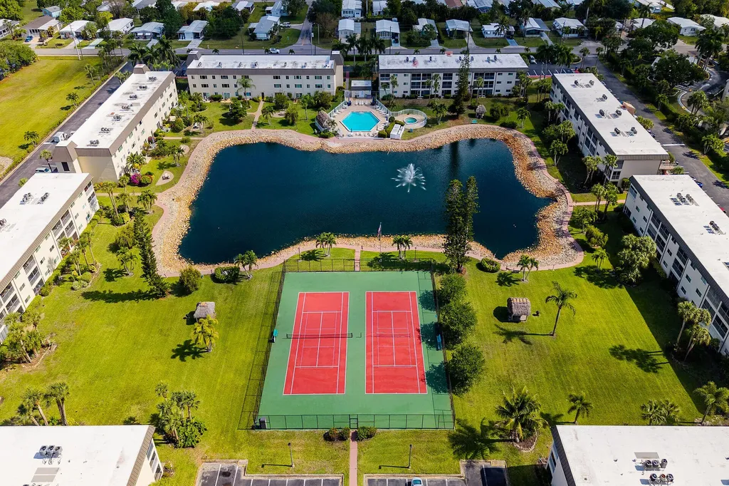 1000 Manatee Road Naples FL 34114