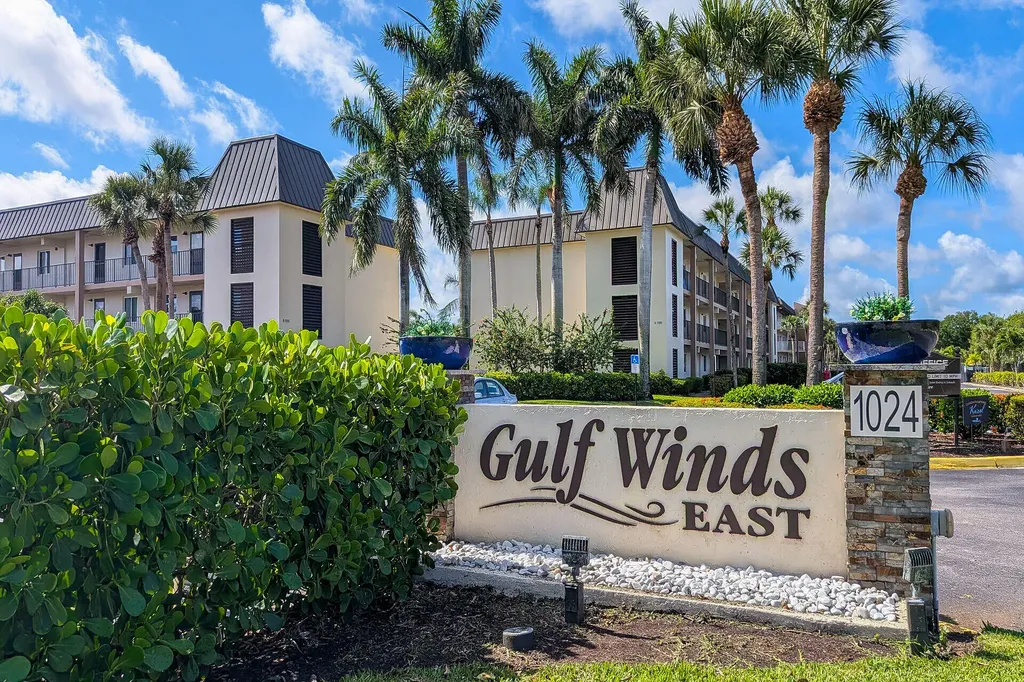 1000 Manatee Road Naples FL 34114