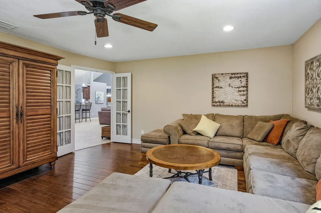 3731 5th Avenue NW Naples FL 34120