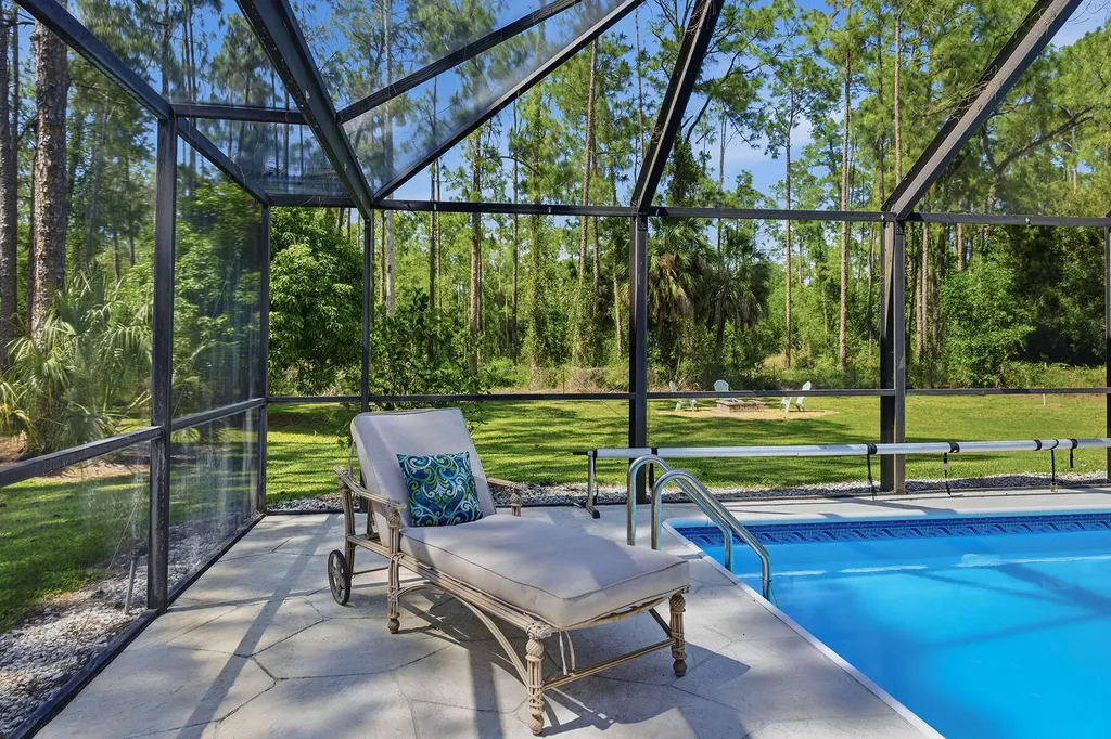 3731 5th Avenue NW Naples FL 34120