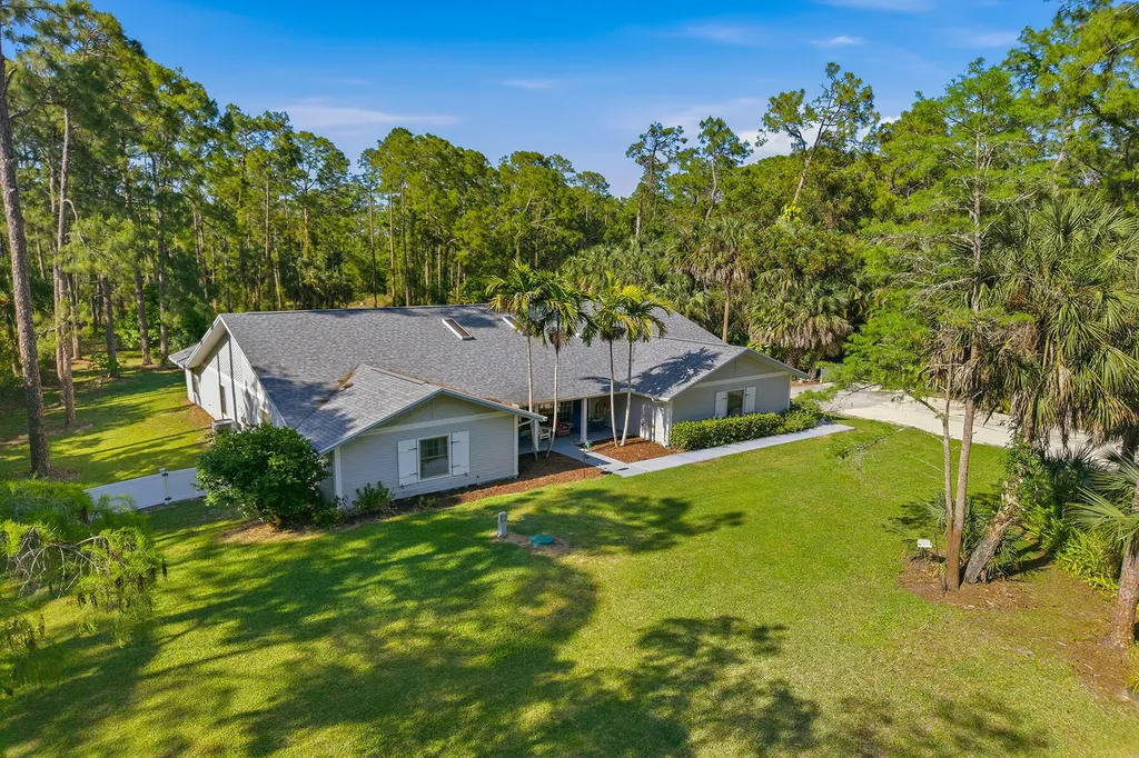 3731 5th Avenue NW Naples FL 34120