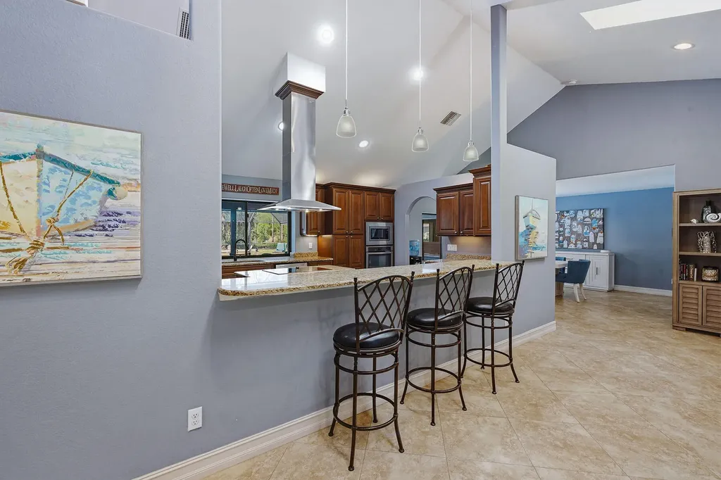 3731 5th Avenue NW Naples FL 34120