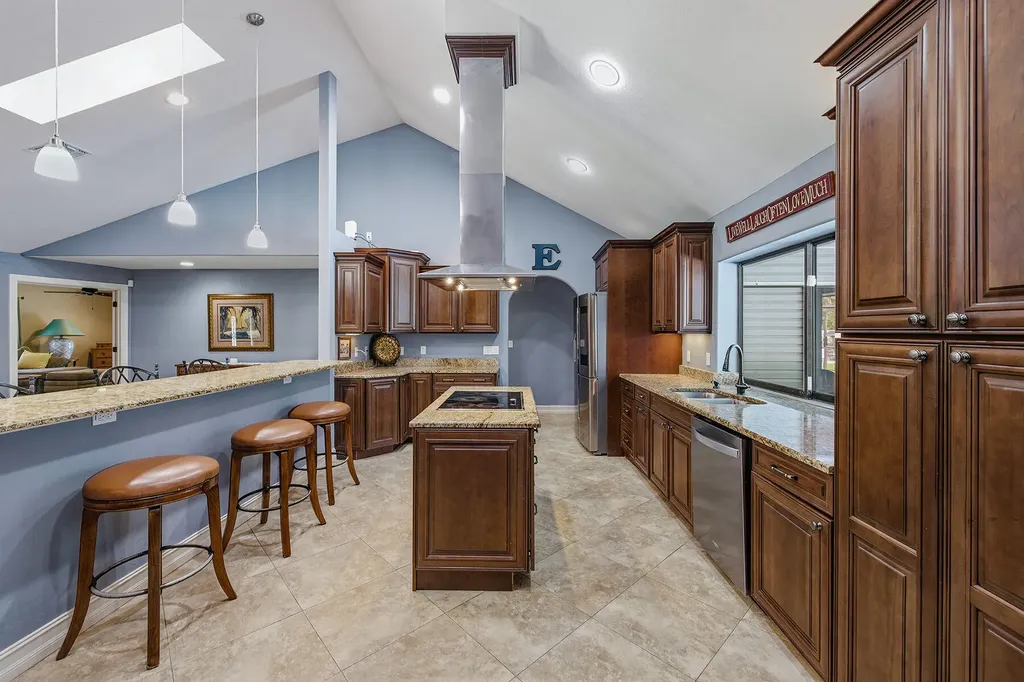3731 5th Avenue NW Naples FL 34120