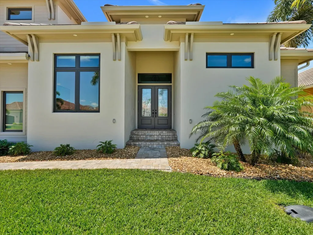 1065 Cottonwood Court Marco Island FL 34145
