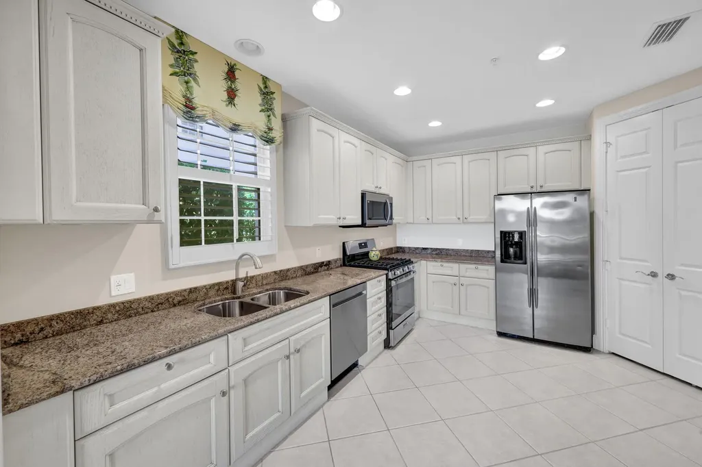 9038 Cascada Way Naples FL 34114