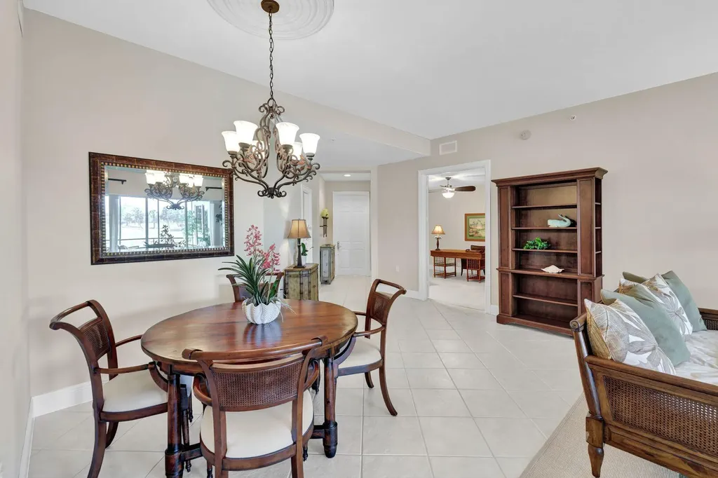 9038 Cascada Way Naples FL 34114