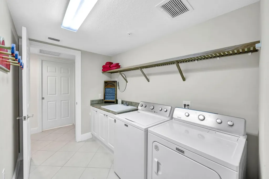 9038 Cascada Way Naples FL 34114