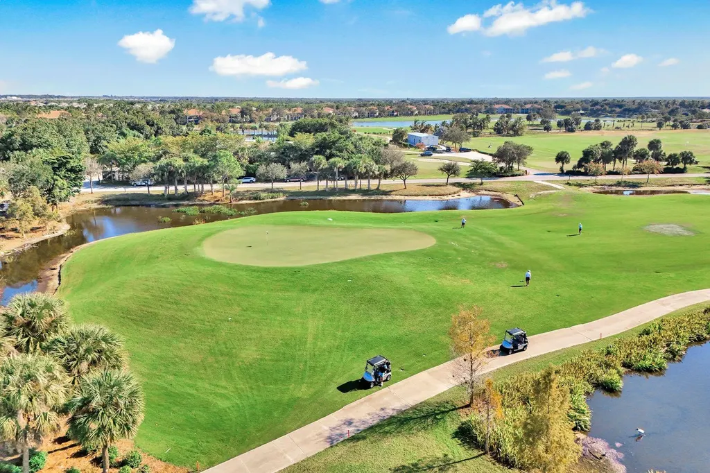 9038 Cascada Way Naples FL 34114