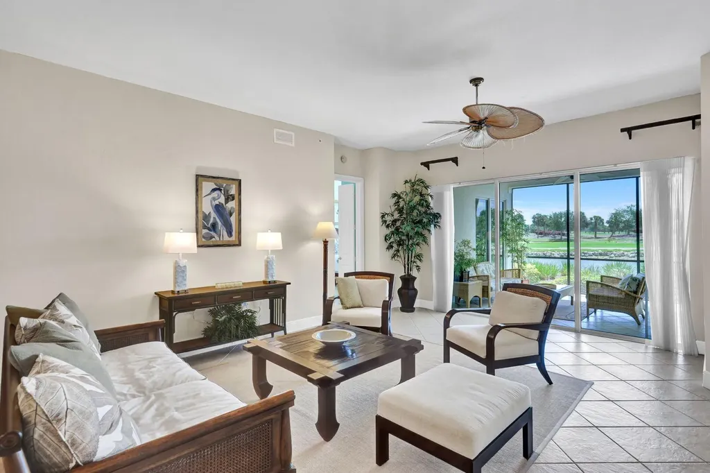 9038 Cascada Way Naples FL 34114