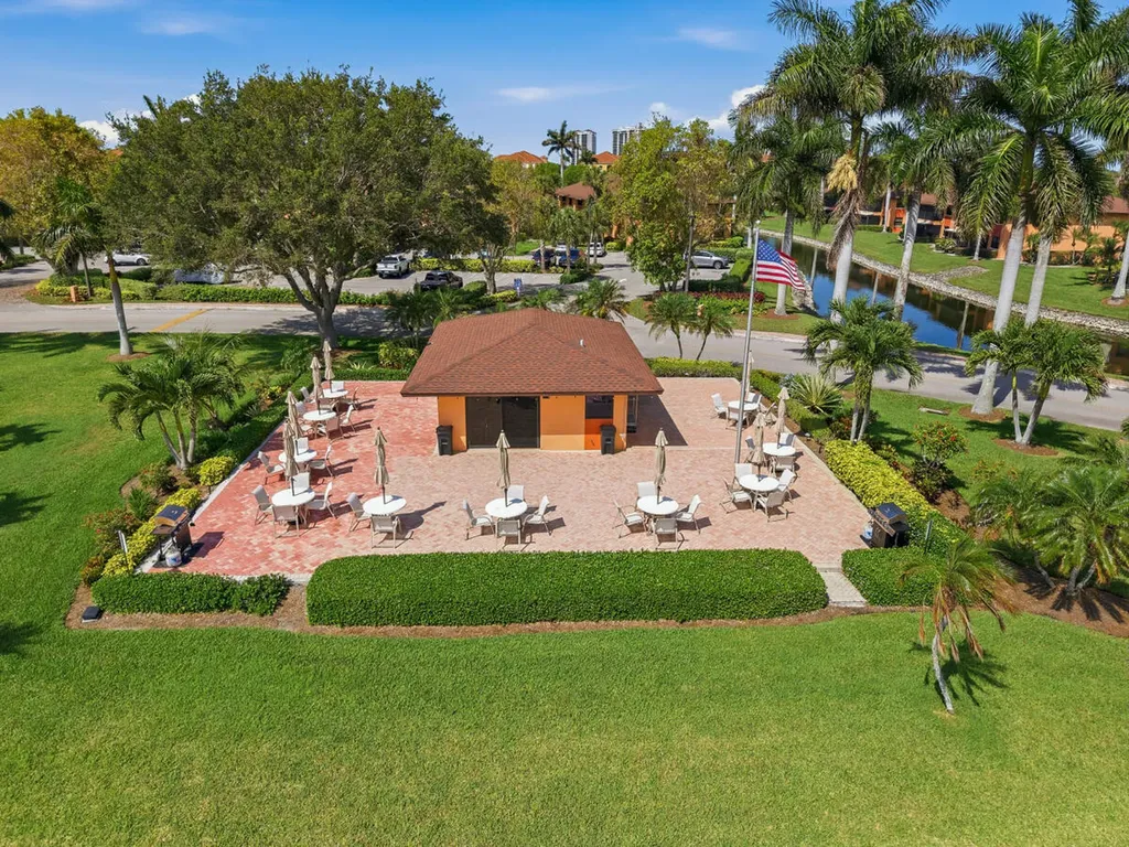 1512 Mainsail Drive Naples FL 34114