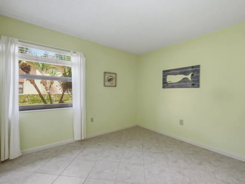 1512 Mainsail Drive Naples FL 34114