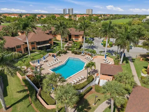 1512 Mainsail Drive Naples FL 34114