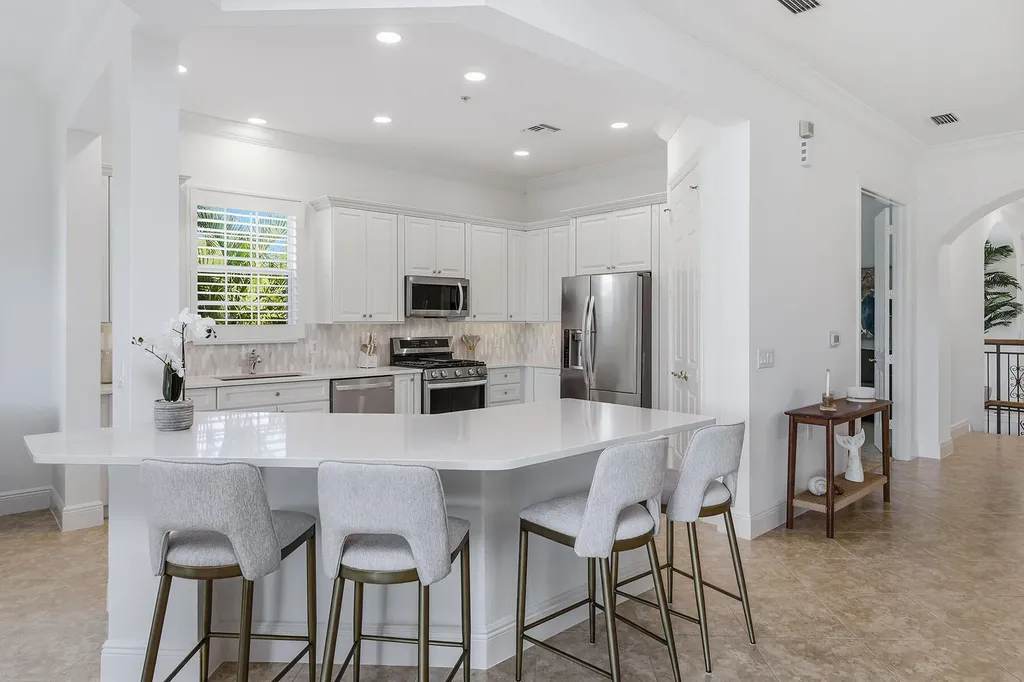 3176 Serena Lane Naples FL 34114