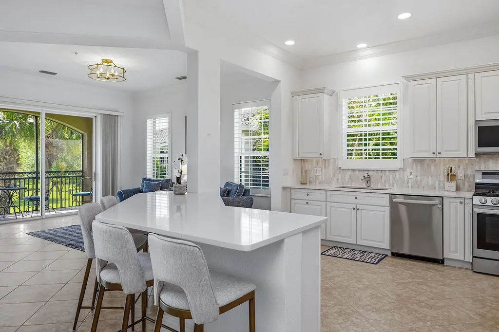 3176 Serena Lane Naples FL 34114