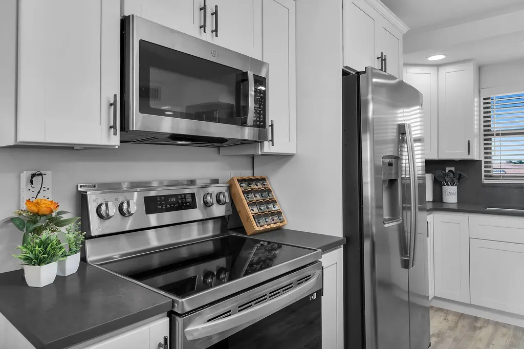 Marco Island FL, 1011 Anglers Cove, Unit H403