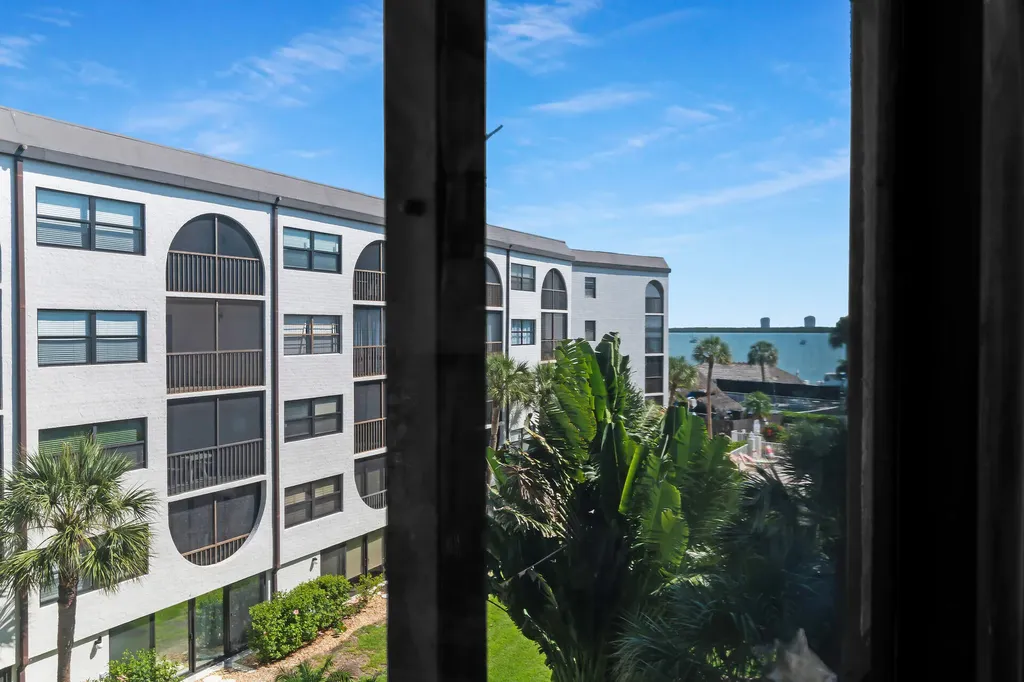 1011 Anglers Cove Marco Island FL 34145