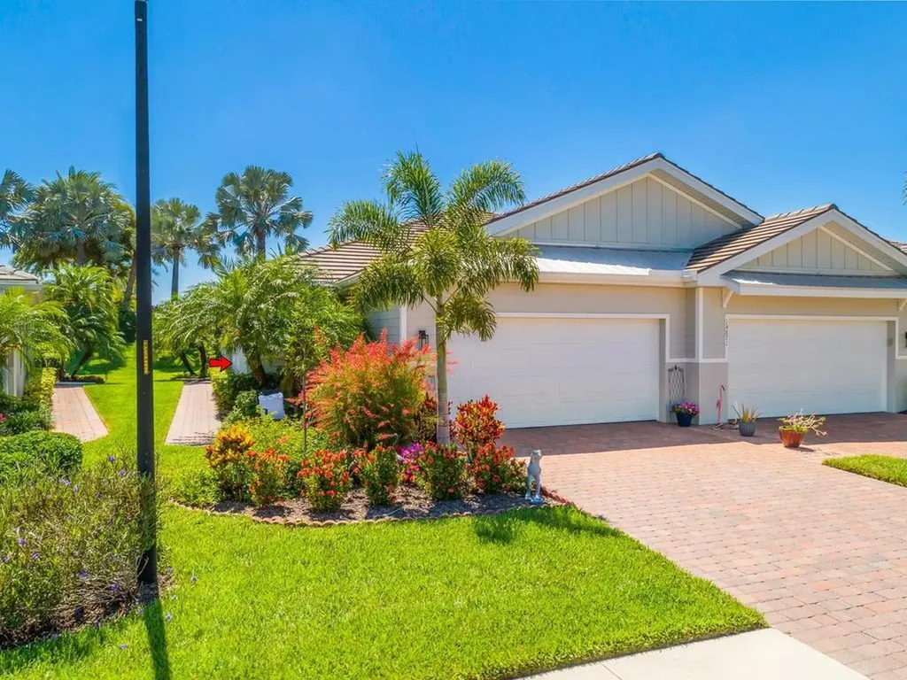 14867 Edgewater Circle Naples FL 34114