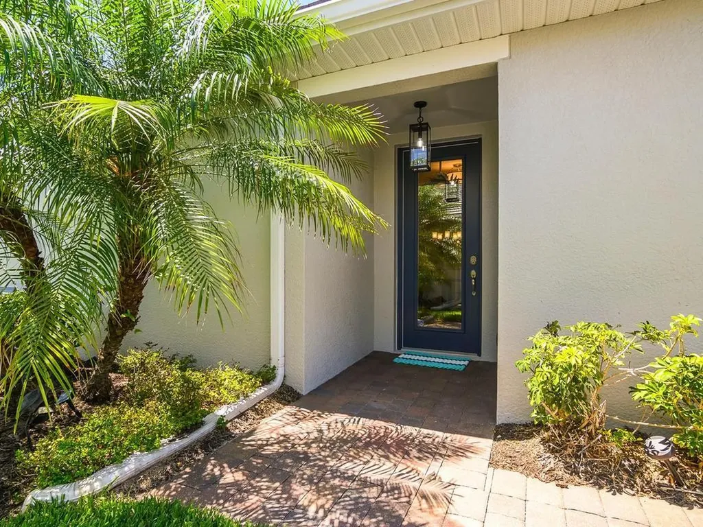 14867 Edgewater Circle Naples FL 34114