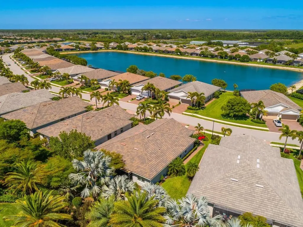 14867 Edgewater Circle Naples FL 34114